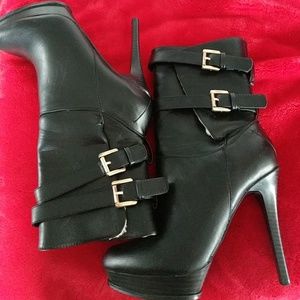 Heels black isabella rue, size8.5 US